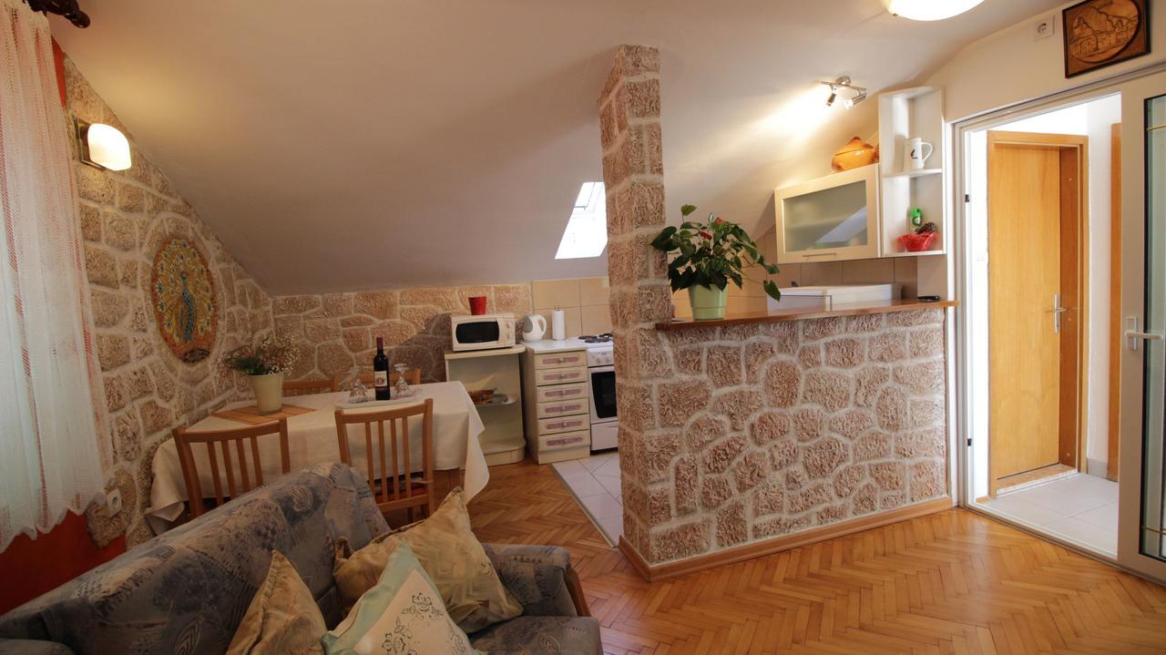Apartment Ivanka Omiš Quarto foto